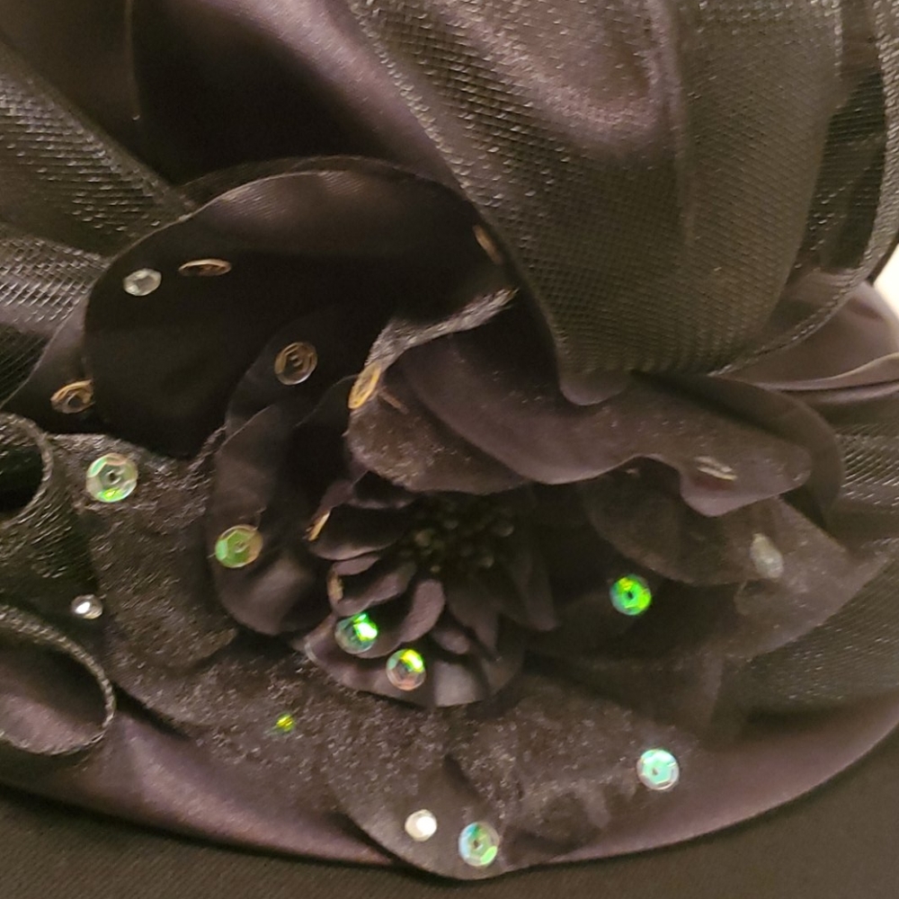 Ladies Hat - Picture 2 of 2